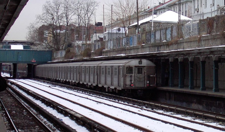 R-32 3808 @ Bay Parkway (N). Photo taken by Brian Weinberg, 02/15/2003. (119kb) PDRM2102.jpg