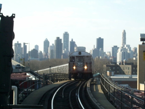 R-32 @ Queensboro Plaza (N). Photo taken by Brian Weinberg, 03/11/2001.