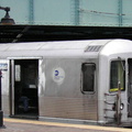 R-42 4946 @ Myrtle Av (J). Photo by Brian Weinberg, 11/27/2002. (87k)