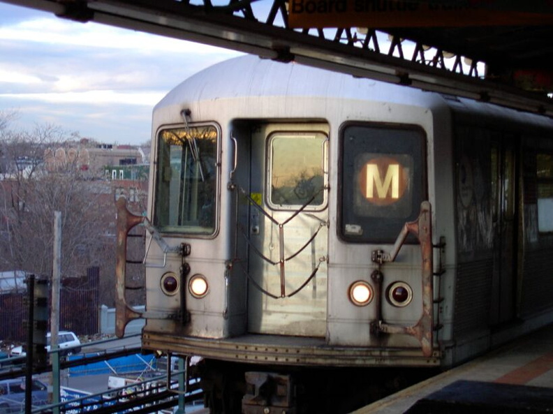 R-42 @ 62 St (M). Photo by Brian Weinberg, 01/09/2003. PDRM1604.jpg