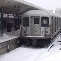 R-42 4698 @ Rockaway Pkwy (L). Photo taken by Brian Weinberg, 02/17/2003. This was the Presidents Day Blizzard of 2003.