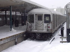 R-42 4698 @ Rockaway Pkwy (L). Photo taken by Brian Weinberg, 02/17/2003. This was the Presidents Day Blizzard of 2003.