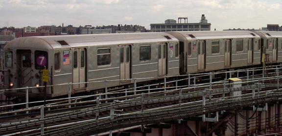 R-62A @ Queensboro Plaza (7). Photo by Brian Weinberg, 01/09/2003.