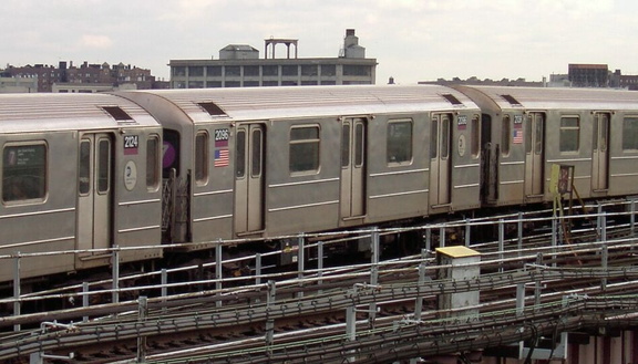 R-62A @ Queensboro Plaza (7). Photo by Brian Weinberg, 01/09/2003.