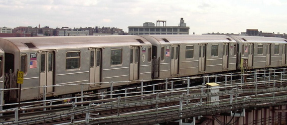 R-62A @ Queensboro Plaza (7). Photo by Brian Weinberg, 01/09/2003.