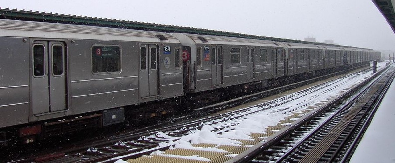 R-62A 1872 @ Junius St (3). Photo taken by Brian Weinberg, 02/17/2003. This was the Presidents Day Blizzard of 2003. PDRM2179.jpg