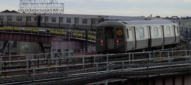 R-68 @ Queensboro Plaza (N/W). Photo by Brian Weinberg, 01/09/2003. PDRM1402a.jpg