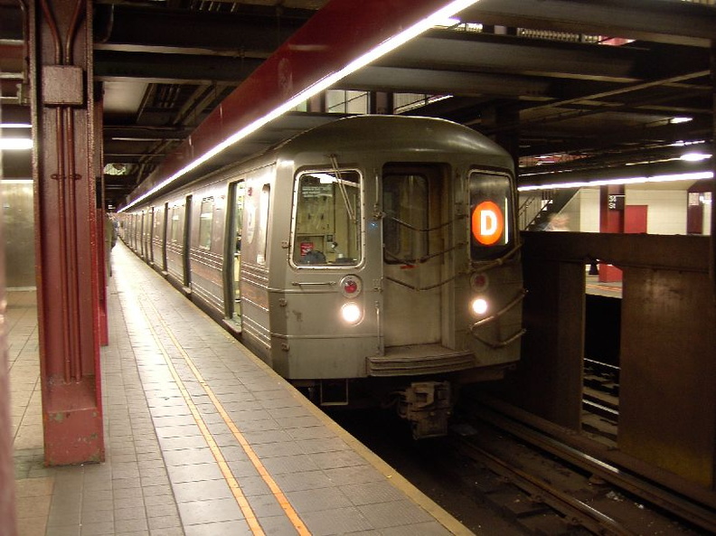 R-68 @ 34 St-Herald Square. Photo taken by Brian Weinberg, March 25, 2003. PDRM2947.jpg