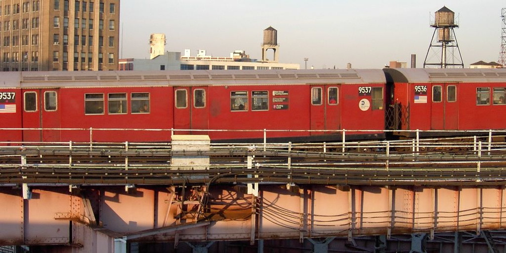 R-36ML 9537 @ Queensboro Plaza (7). Photo taken by Brian Weinberg, 04/15/2003.