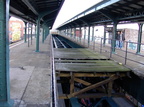 Center trackway @ Wyckoff Av (M). Photo by Brian Weinberg, 11/27/2002. (115k)