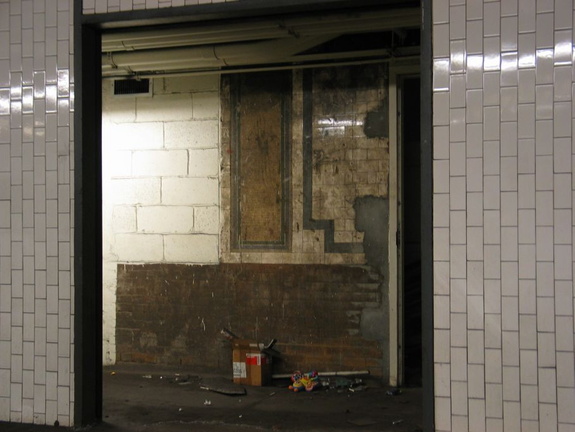 Open door to the sealed up northbound side platform @ 14 St-Union Square (4/5/6). Note the original tile seen on the inside wall