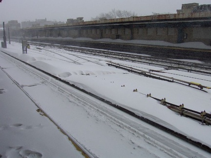 4 Av-9 St, after having just missed the last (F) [an R-32!] before the line was shut down. Photo taken by Brian Weinberg, 02/17/