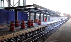 PDRM1626 || New SB platform @ Howard Beach (A). Photo by Brian Weinberg, 01/19/2003.