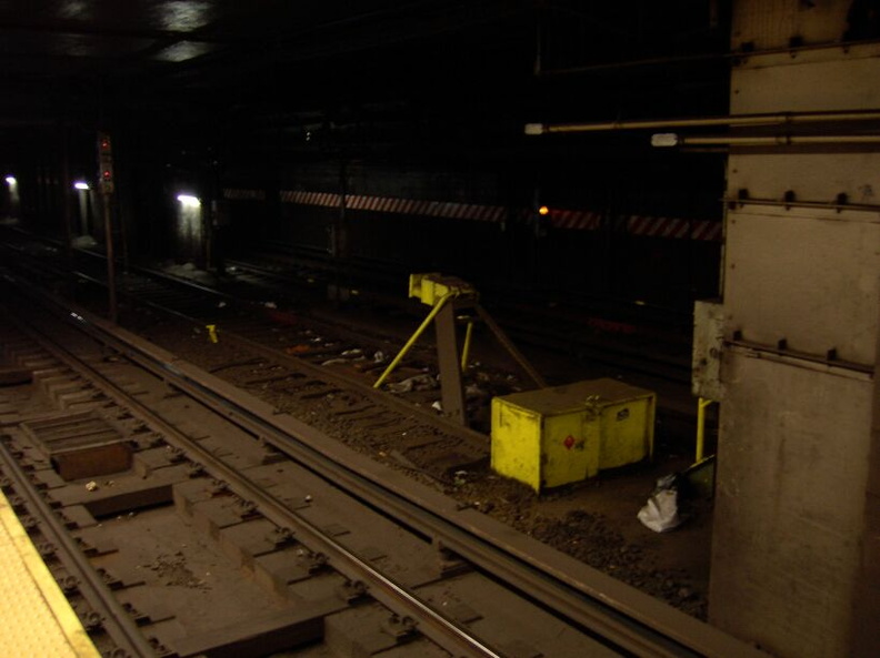 Middle track @ Nevins St. Photo taken by Brian Weinberg, 12/29/2002. (62k)