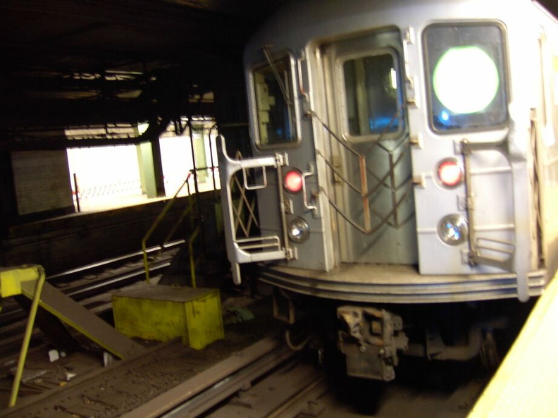 R-62 @ Nevins St (4). Photo taken by Brian Weinberg, 12/29/2002. (86k)
