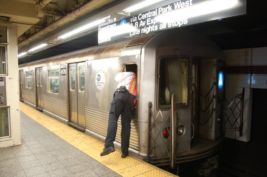 R-42 4578 @ Inwood - 207 St (A)