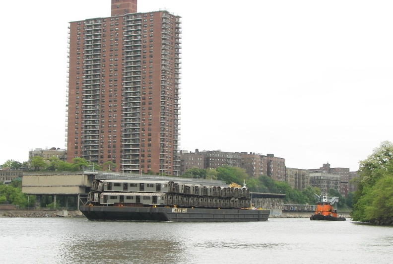 Barge of Death - Weeks 297 @ Spuyten Duyvil. Photo taken by David-Paul Gerber. - Barge of Death - Weeks 297 @ Spuyten Duyvil. Photo taken by David-Paul Gerber. 103_2526a.jpg