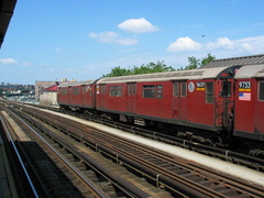 R-36WF 9602 @ 52 St - Lincoln Av (7). Photo taken by Brian Weinberg, 7/6/2003.