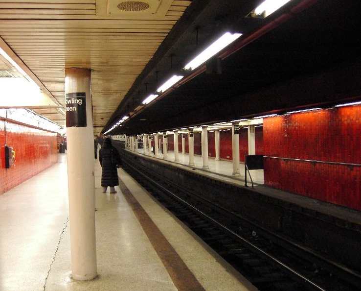 Bowling Green station. Photo taken by Brian Weinberg, 3/13/2003. PDRM2450.jpg