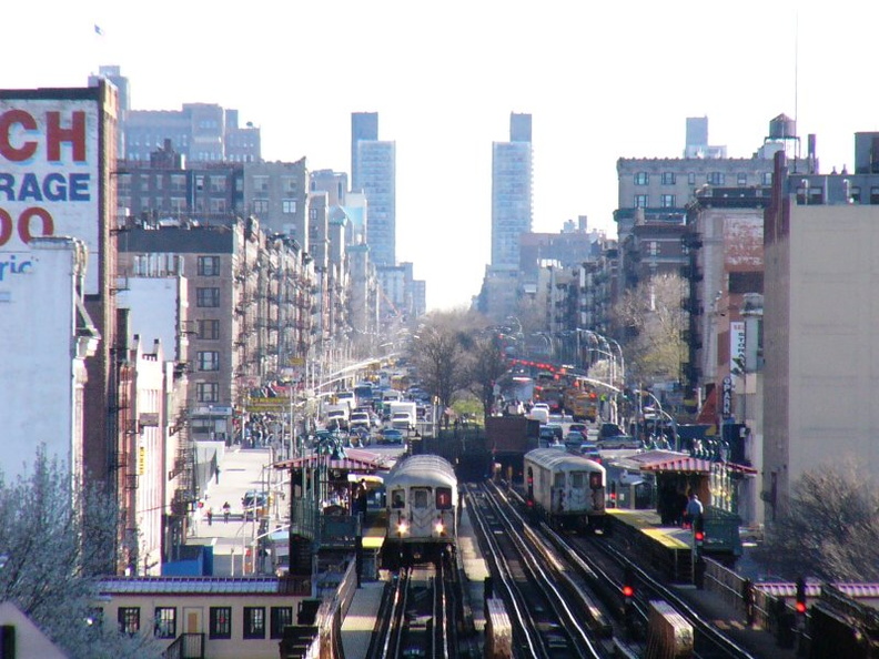 Two R-62A trains @ 125 St (1) on the Manhattan Valley viaduct. Photo taken by Brian Weinberg, 4/16/2004.