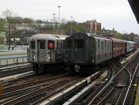 R-12 5760 @ 238 St (MOD Trip).