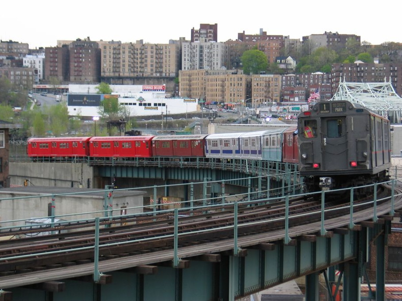 R-12 5760 @ 207 St Yard Ramp (MOD Trip). zIMG_0061.jpg