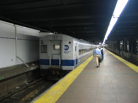 Metro-North Railroad ACMU-1100 1178 @ Grand Central Terminal, Track 32. Photo taken by Brian Weinberg, 6/29/2004.