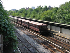 BU Gate Cars 1273, 1404, &amp; 1407 @ Fort Hamilton Parkway (Sea Beach). Photo taken by Brian Weinberg, 7/25/2004.