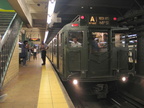 R-1 100 @ 125 St (A). Photo taken by Brian Weinberg, 8/22/2004.