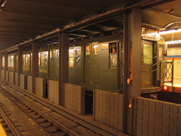 R-4 484 @ 179 St (in service on the F line / Centennial Celebration Special). Photo taken by Brian Weinberg, 9/26/2004.