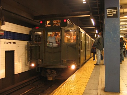 R-4 484 @ Broadway - Lafayette St (in service on the F line / Centennial Celebration Special). Photo taken by Brian Weinberg, 9/
