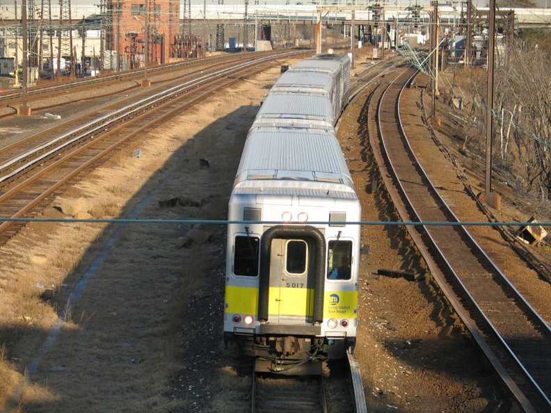 LIRR C-R 5017 @ Sunnyside (inbound). Photo taken by Brian Weinberg, 11/10/2004.