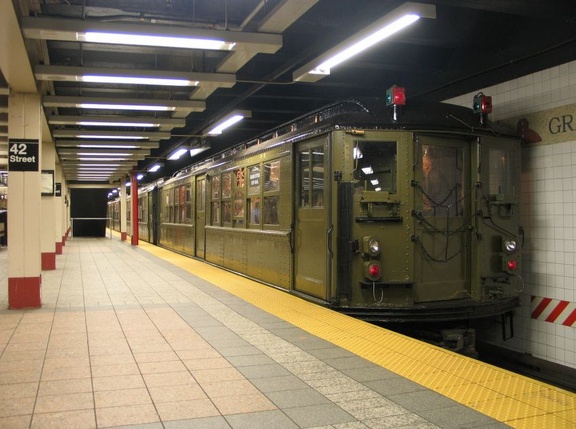 Lo-V 5443 @ Grand Central (Shuttle Platform) at the start of a Fan Trip. Photo taken by Brian Weinberg, 11/21/2004.