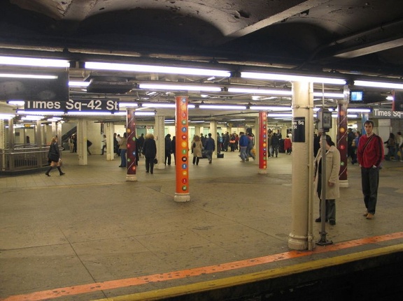 Times Square Shuttle Platform (with M&amp;M ads). Photo taken by Brian Weinberg, 11/21/2004.