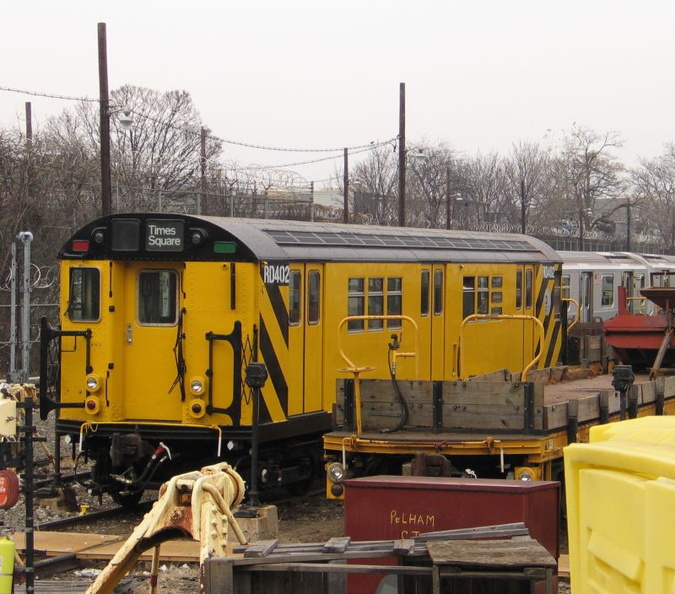 RD402 @ Westchester Yard. Photo taken by Brian Weinberg, 12/19/2004. IMG_2191a.jpg