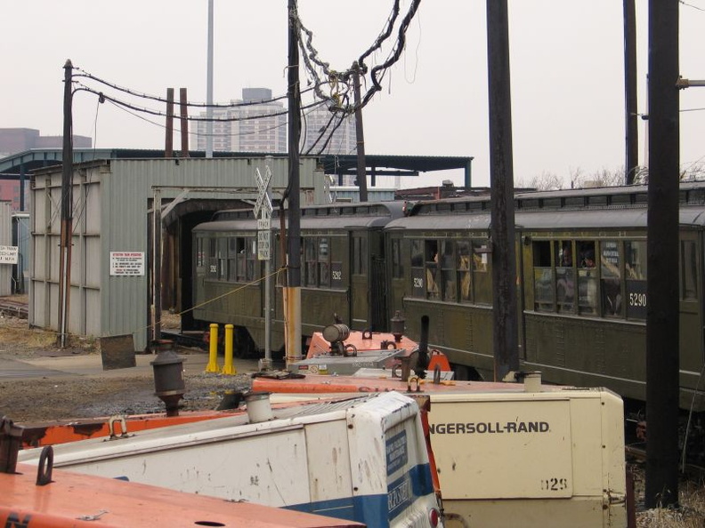 Lo-V 5292 @ Westchester Yard, entering the car wash (fan trip). Photo taken by Brian Weinberg, 12/19/2004. IMG_2195.jpg