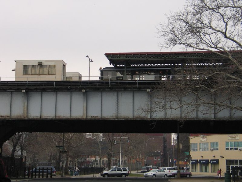 Parkchester station (Pelham Line), platforms. Photo taken by Brian Weinberg, 12/19/2004. IMG_2265.jpg