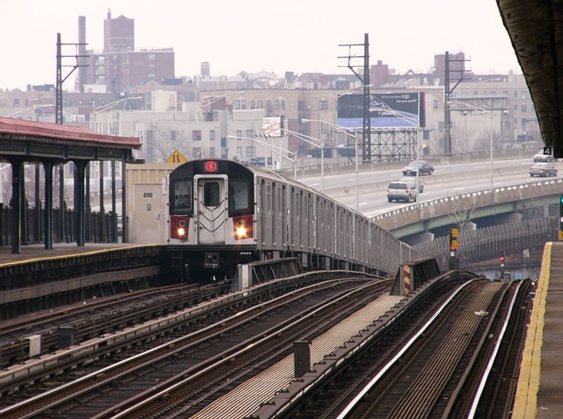 R-142A @ Whitlock Av (6). Photo taken by Brian Weinberg, 12/19/2004. P1000740a.jpg