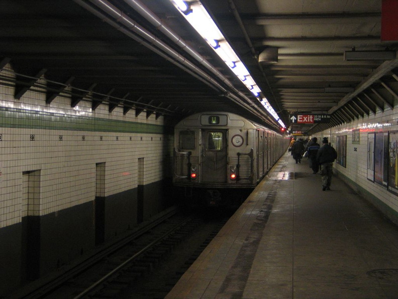 R-38 4065 @ 23 St (V). Photo taken by Brian Weinberg, 1/26/2005.