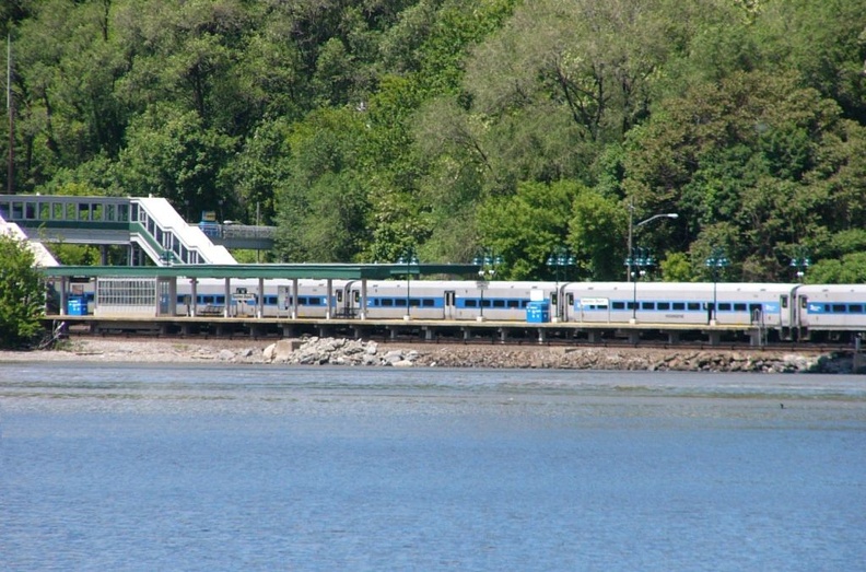 MNR Shoreliner coaches @ Spuyten Duyvil. Photo taken by Brian Weinberg, 5/29/2005. P1010230a.jpg