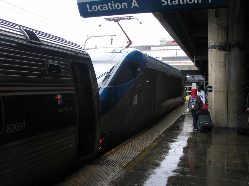 Amtrak HHP-8 657 @ Union Station (Washington, DC). Photo taken by Brian Weinberg, 5/20/2005.