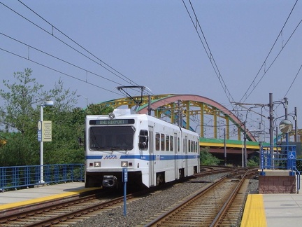 (Maryland) MTA 5052 @ (Baltimore). Photo taken by David Lung, June 2005.