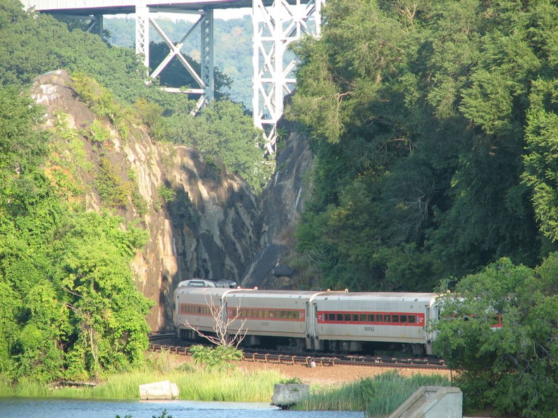 MNCR P32AC-DM 220 and Shoreliner coaches Roger Sherman, Cedar Hill, Noah Webster, and Beacon Falls @ Marble Hill at the rock cut (MNCR Hudson Line). Photo taken by Brian Weinberg, 8/17/2005.
IMG_0134.jpg