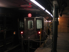 R-142 @ South Ferry (2) [G.O. had only 2 and 5 trains stopping at South Ferry]. Photo taken by Brian Weinberg, 9/11/2005.