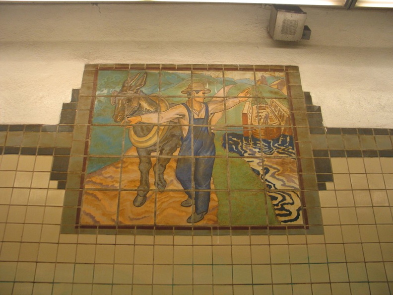 Warren Street station of the Newark City Subway. Artwork on the outbound platform. Photo taken by Brian Weinberg, 9/18/2005.