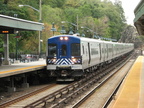 MNCR M-7a 4075 @ Spuyten Duyvil (Hudson Line). Photo taken by Brian Weinberg, 9/28/2005.