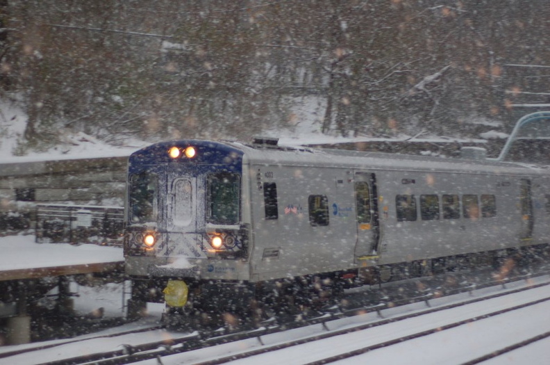 MNCR M-7a 4093 @ Riverdale (Hudson Line). Photo taken by Brian Weinberg, 12/9/2005. DSC_0022.jpg
