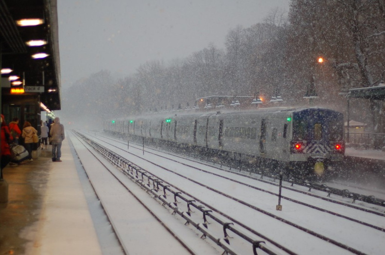 MNCR M-7a @ Riverdale (Hudson Line). Photo taken by Brian Weinberg, 12/9/2005. DSC_0024.jpg