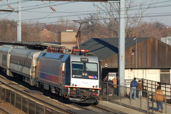 NJT ALP-46 4608 @ Elizabeth, NJ. Photo taken by Brian Weinberg, 12/18/2005.