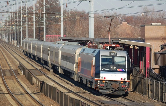 NJT ALP-46 4608 @ Elizabeth, NJ. Photo taken by Brian Weinberg, 12/18/2005.